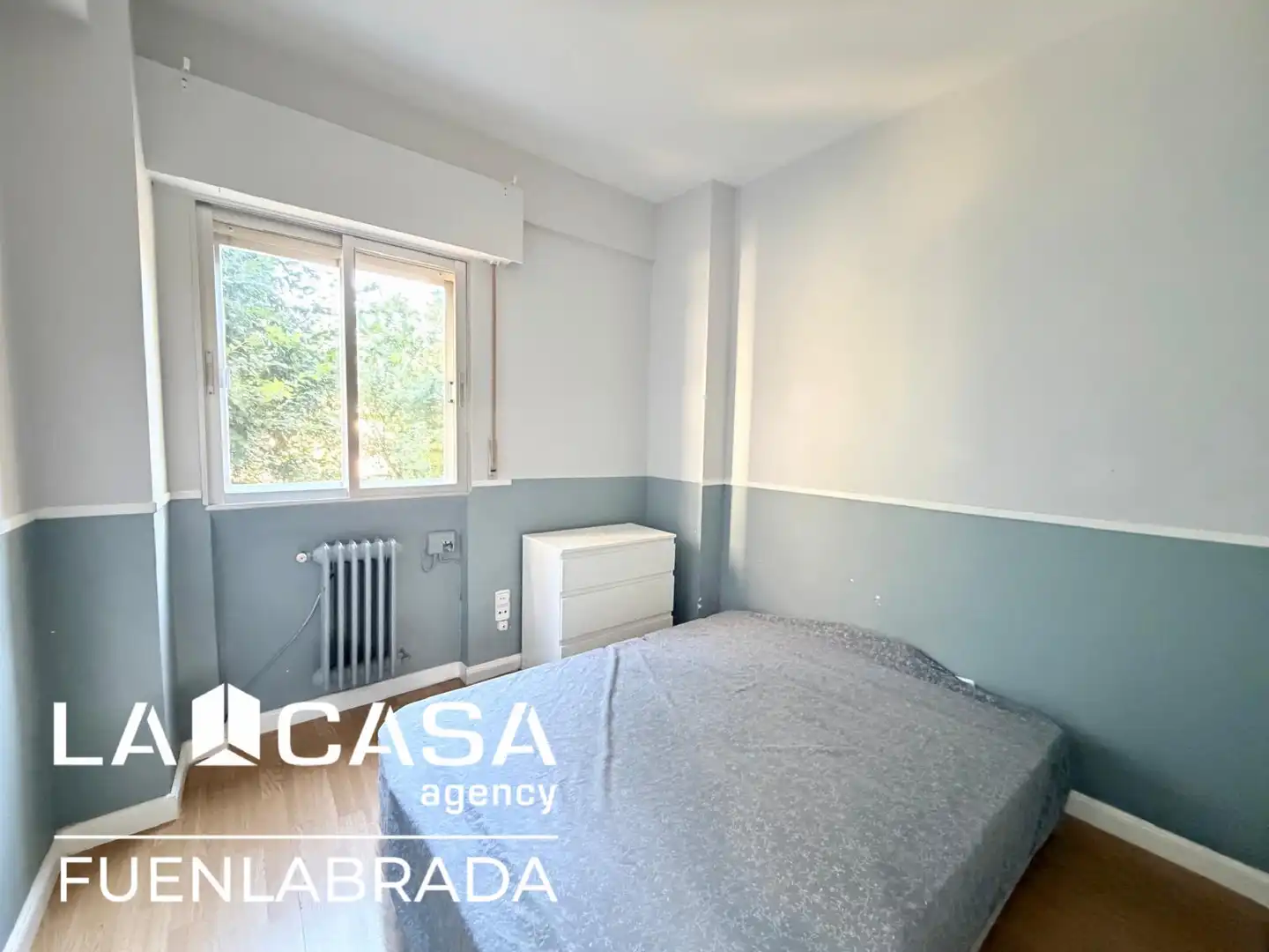 Bedroom of Flat for sale in Fuenlabrada  with Oven and Washing machine