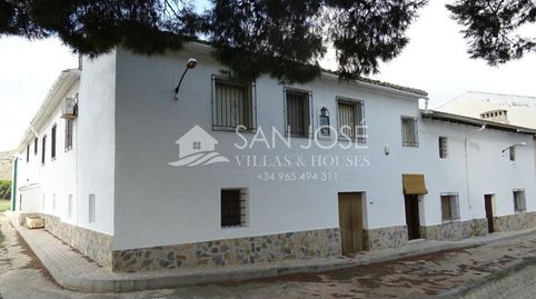 VENTA DE CASA SEÑORIAL CON BODEGA Y 40.000 M2 DE PARCELA  EN ASPE