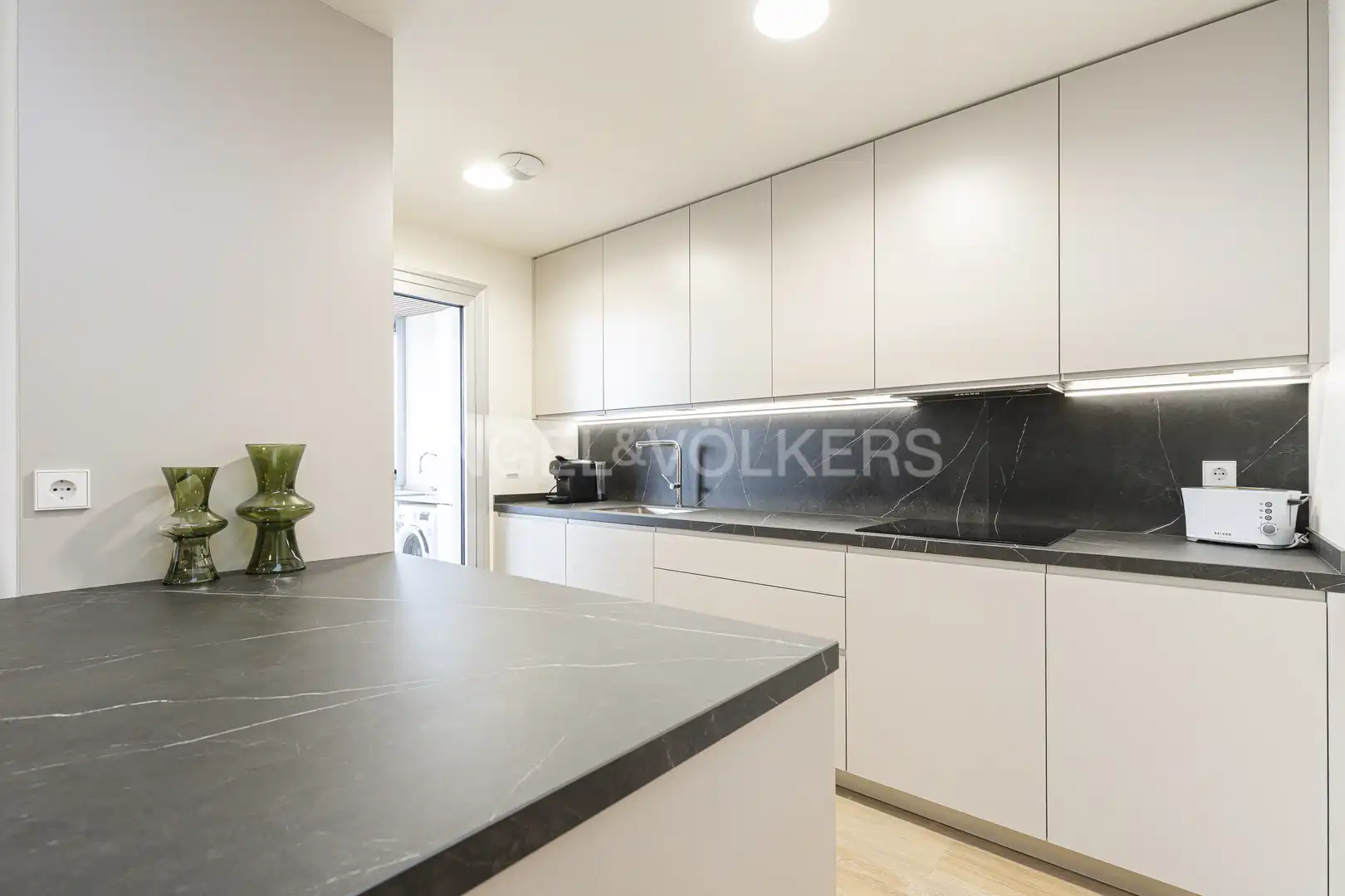 Cuina de Apartament de lloguer en Boadilla del Monte amb Aire condicionat, Calefacció i Jardí privat