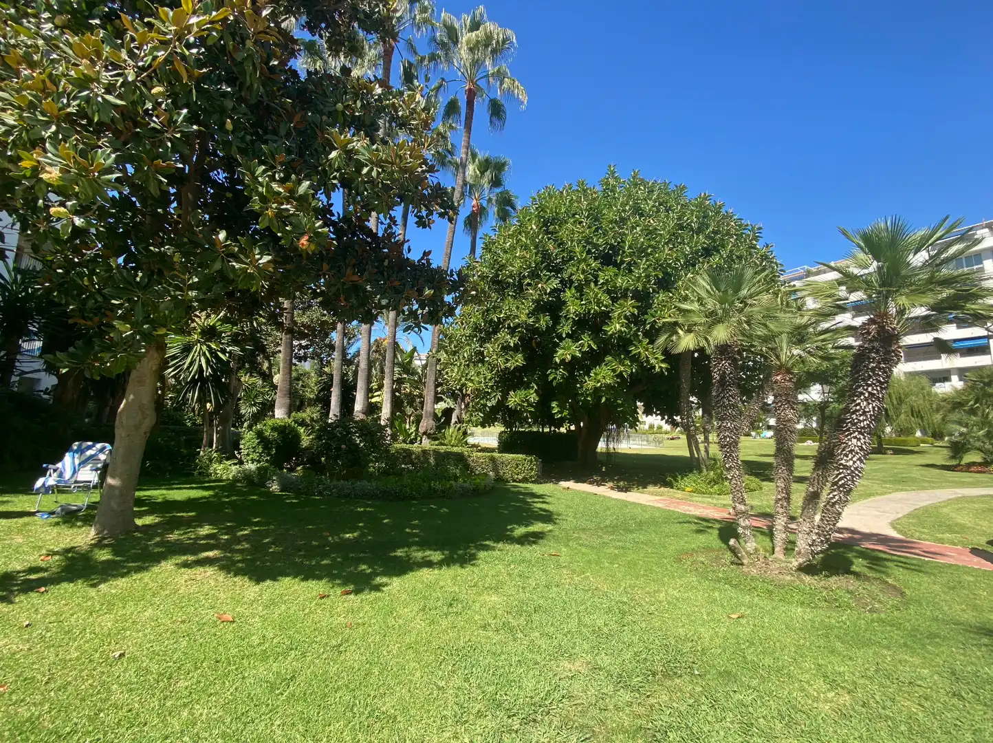 Jardí de Apartament de lloguer en Marbella amb Aire condicionat, Terrassa i Piscina