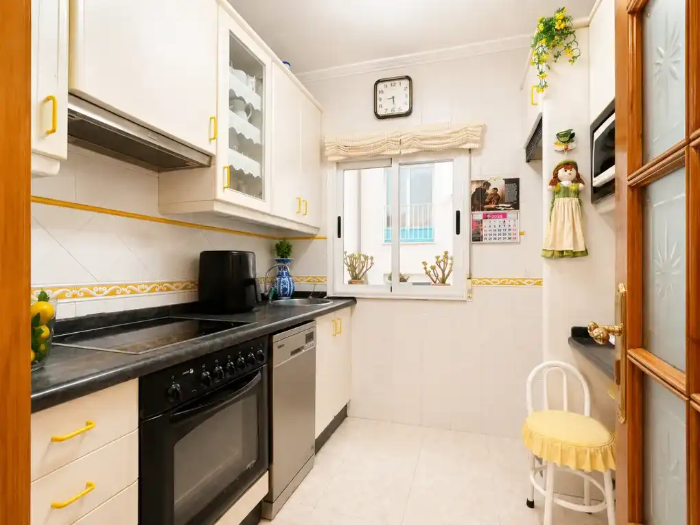 Cocina de Piso en venta en Ribadesella con Calefacción y Trastero