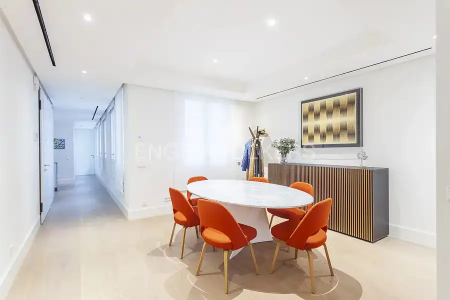 Comedor de Piso de alquiler en Madrid con Aire acondicionado, Calefacción y Parquet