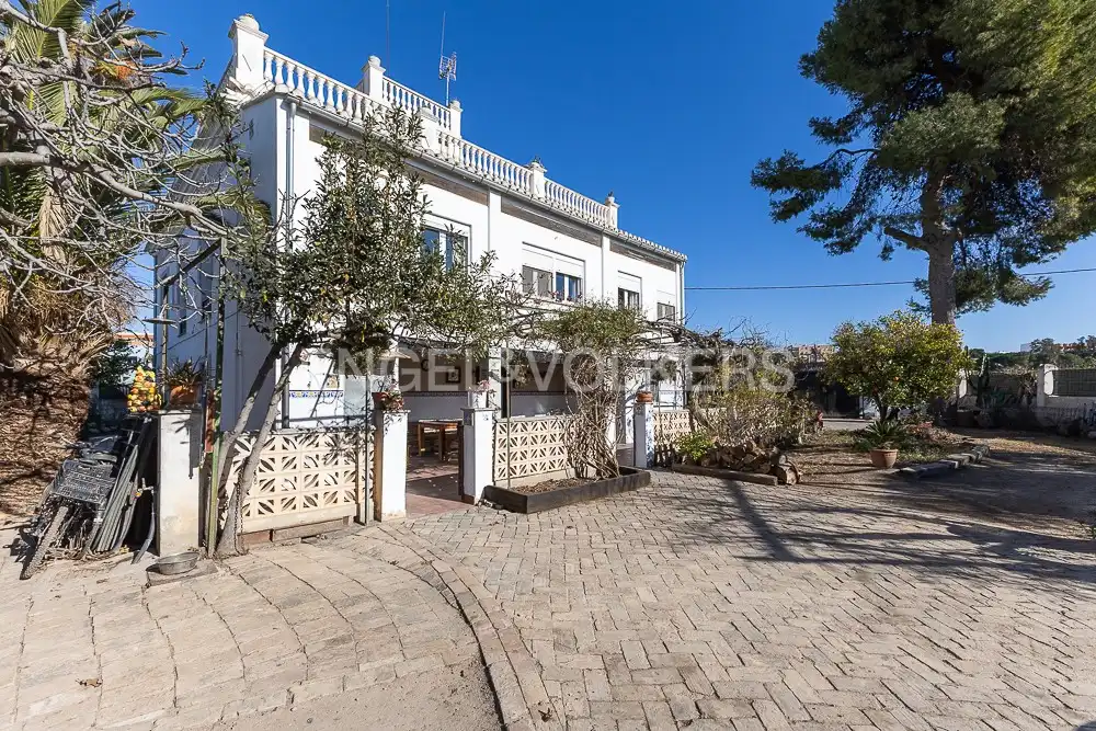 Vista exterior de Casa o chalet en venta en Paterna con Aire acondicionado, Calefacción y Jardín privado