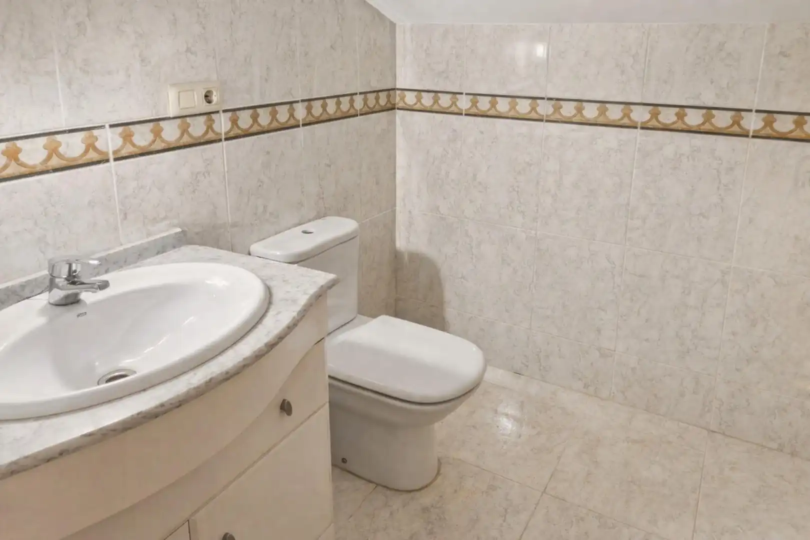 Bathroom of Duplexes for sale in Puçol
