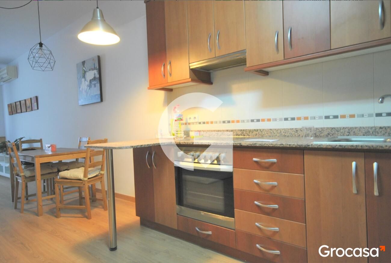 Cuina de Planta baixa en venda en L'Hospitalet de Llobregat amb Forn