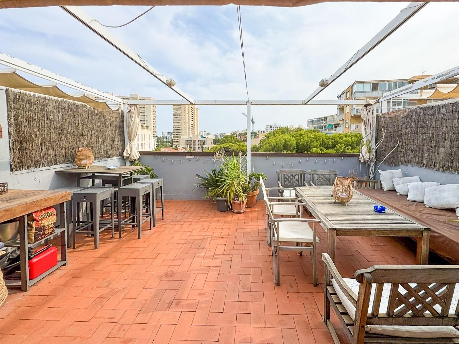 Terrasse von Dachboden zum Verkauf in El Campello mit Privatgarten, Terrasse und Abstellraum