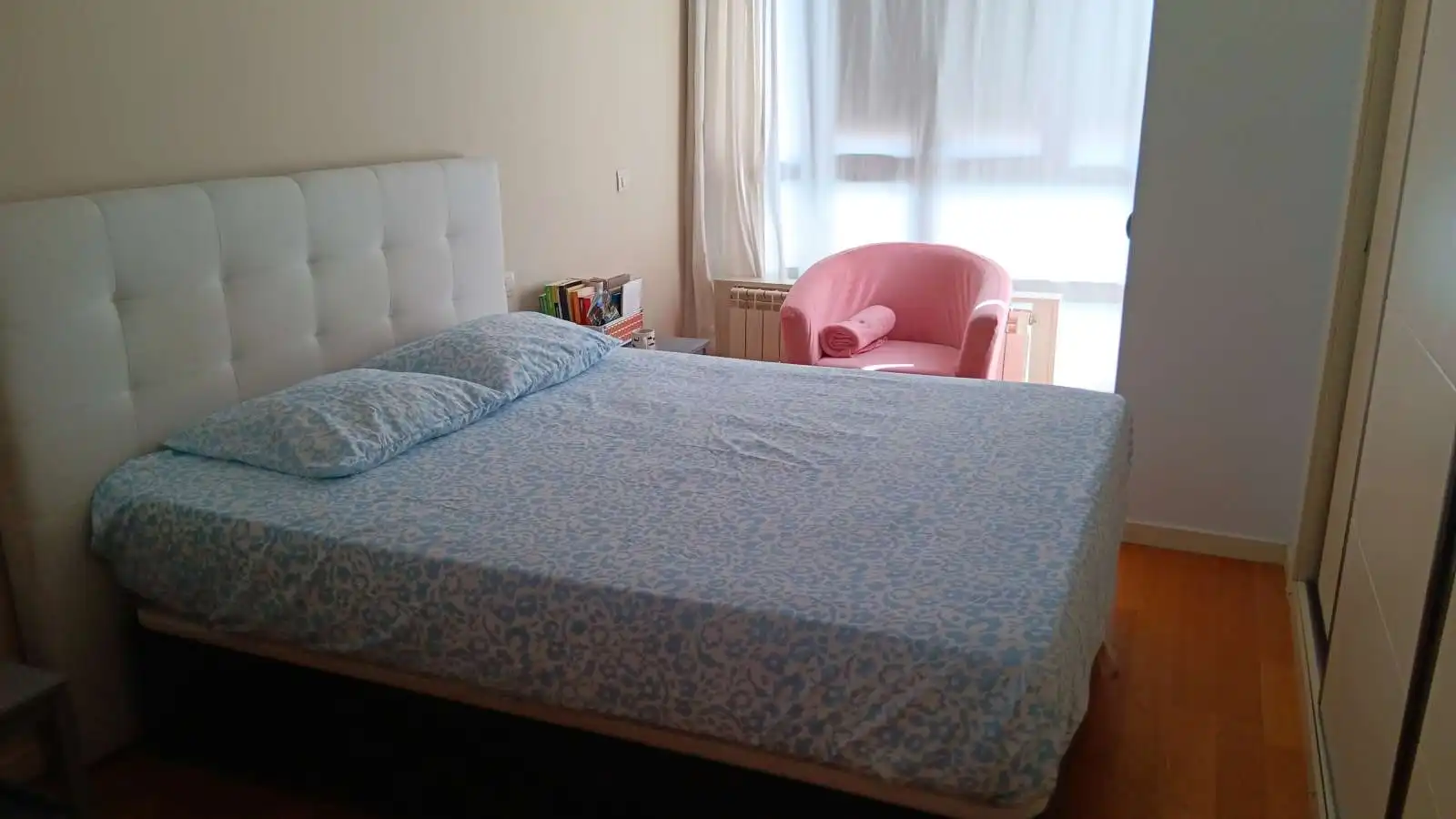 Bedroom of Flat for share in Madrid  with Air Conditioner, Terrace and Furnished