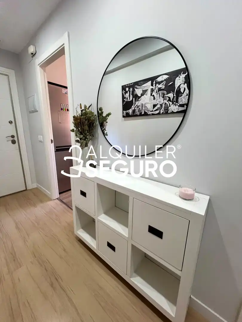 Flat for rent in Madrid  with Air Conditioner, Heating and Furnished