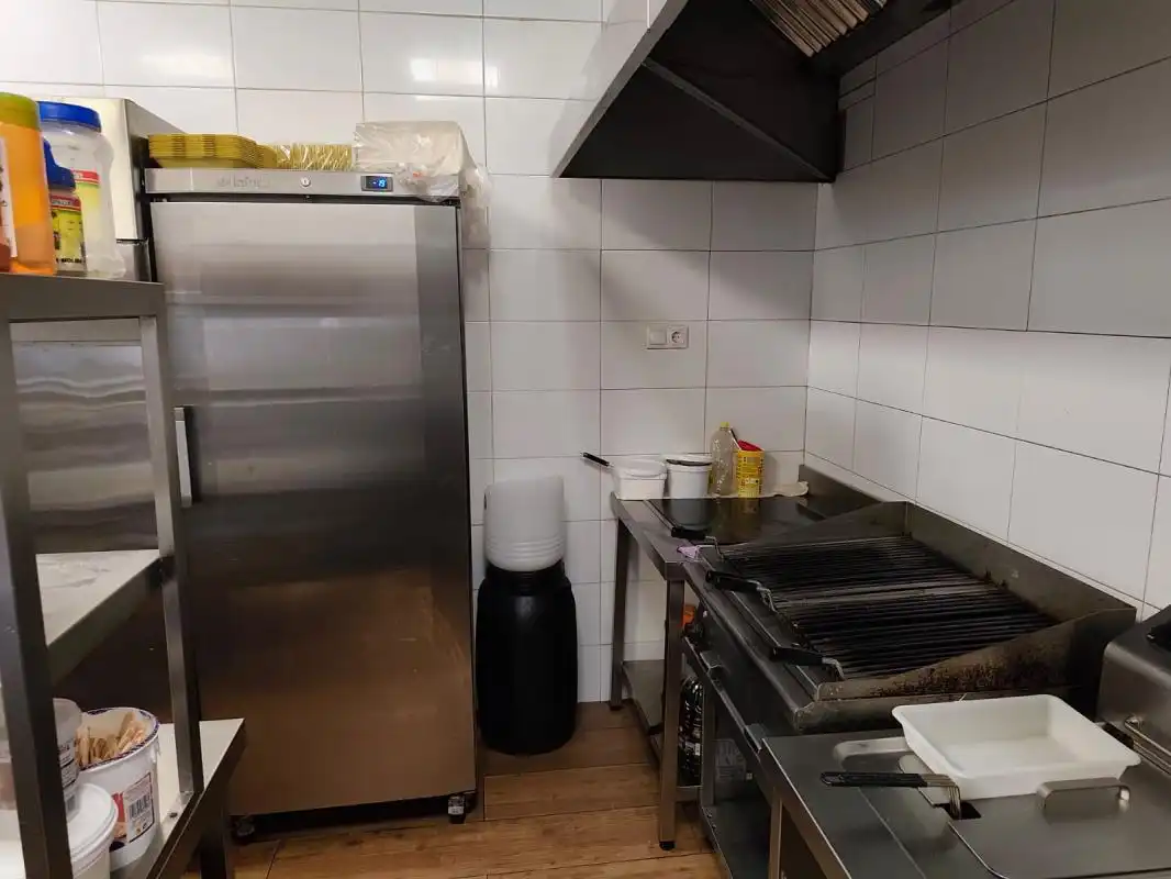 Cuina de Local en venda en Torrejón de Ardoz amb Aire condicionat, Calefacció i Terrassa