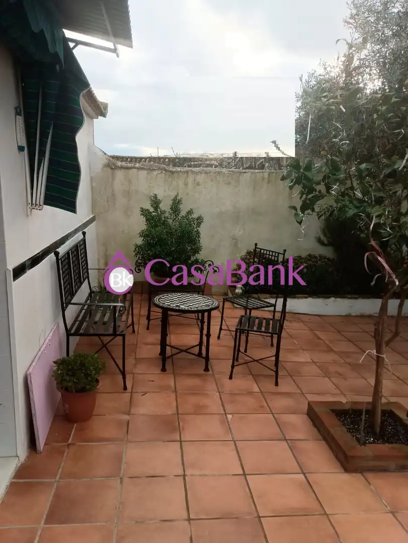 Casa amb piscina en venda a La Carlota, imagen 4