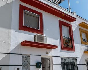 Exterior view of Single-family semi-detached for sale in Castilleja de la Cuesta  with Air Conditioner, Heating and Terrace