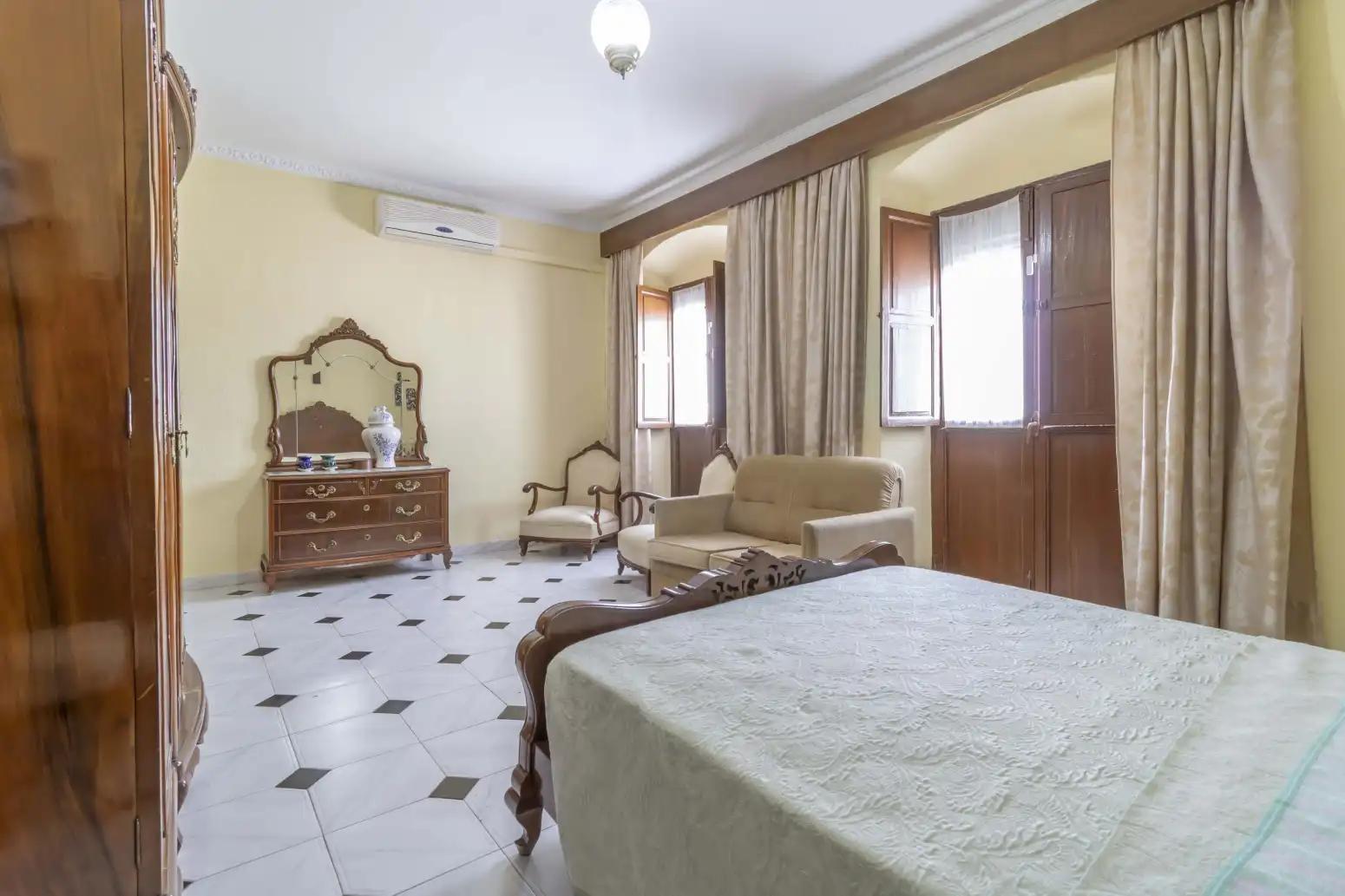 Dormitori de Casa adosada en venda en Villanueva del Río y Minas amb Aire condicionat, Terrassa i Balcó