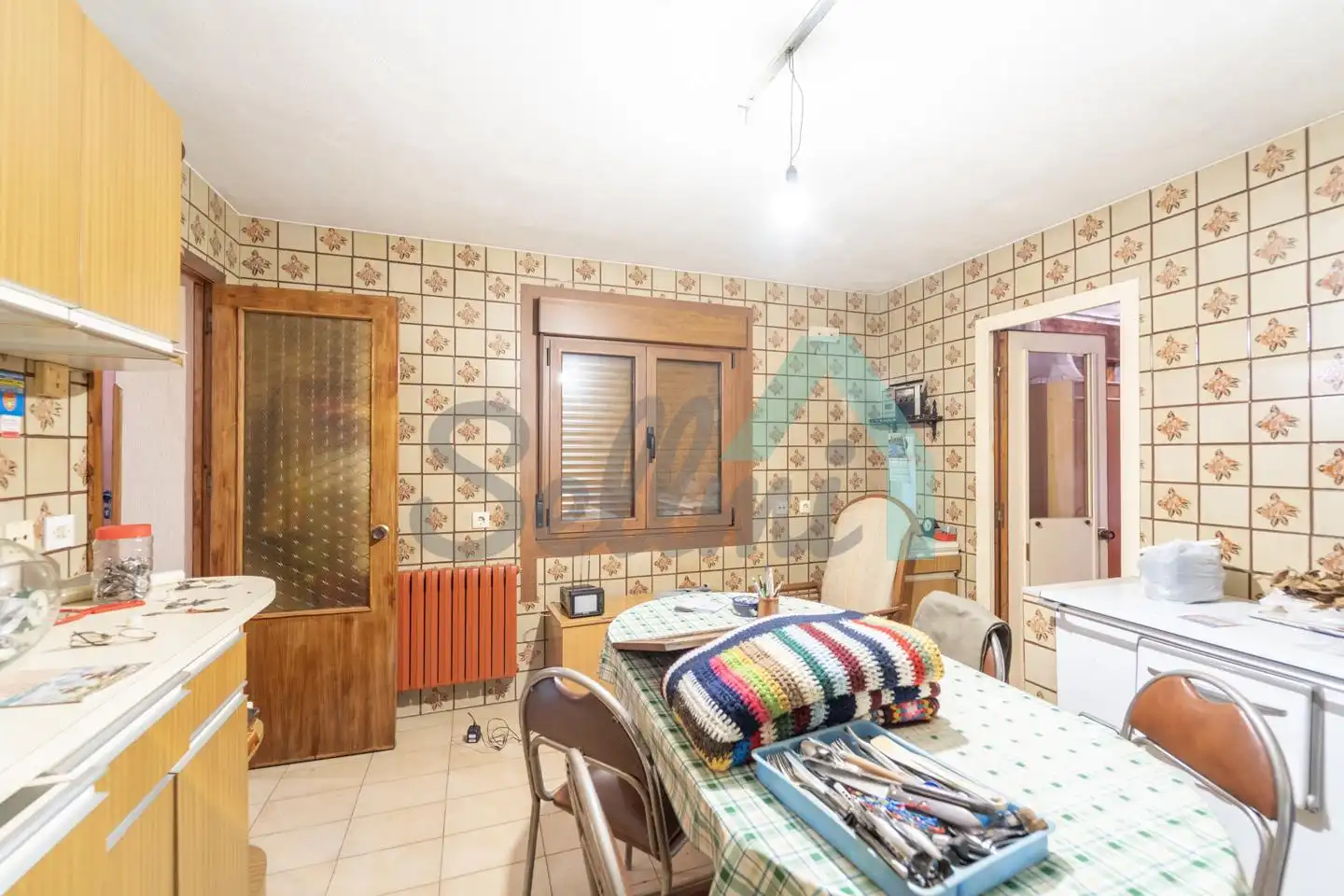 Cuina de Casa adosada en venda en Oviedo  amb Calefacció, Terrassa i Traster