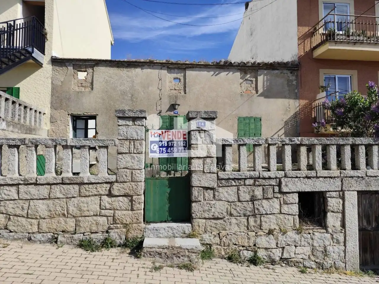 Vista exterior de Casa o chalet en venta en Las Navas del Marqués  con Jardín privado