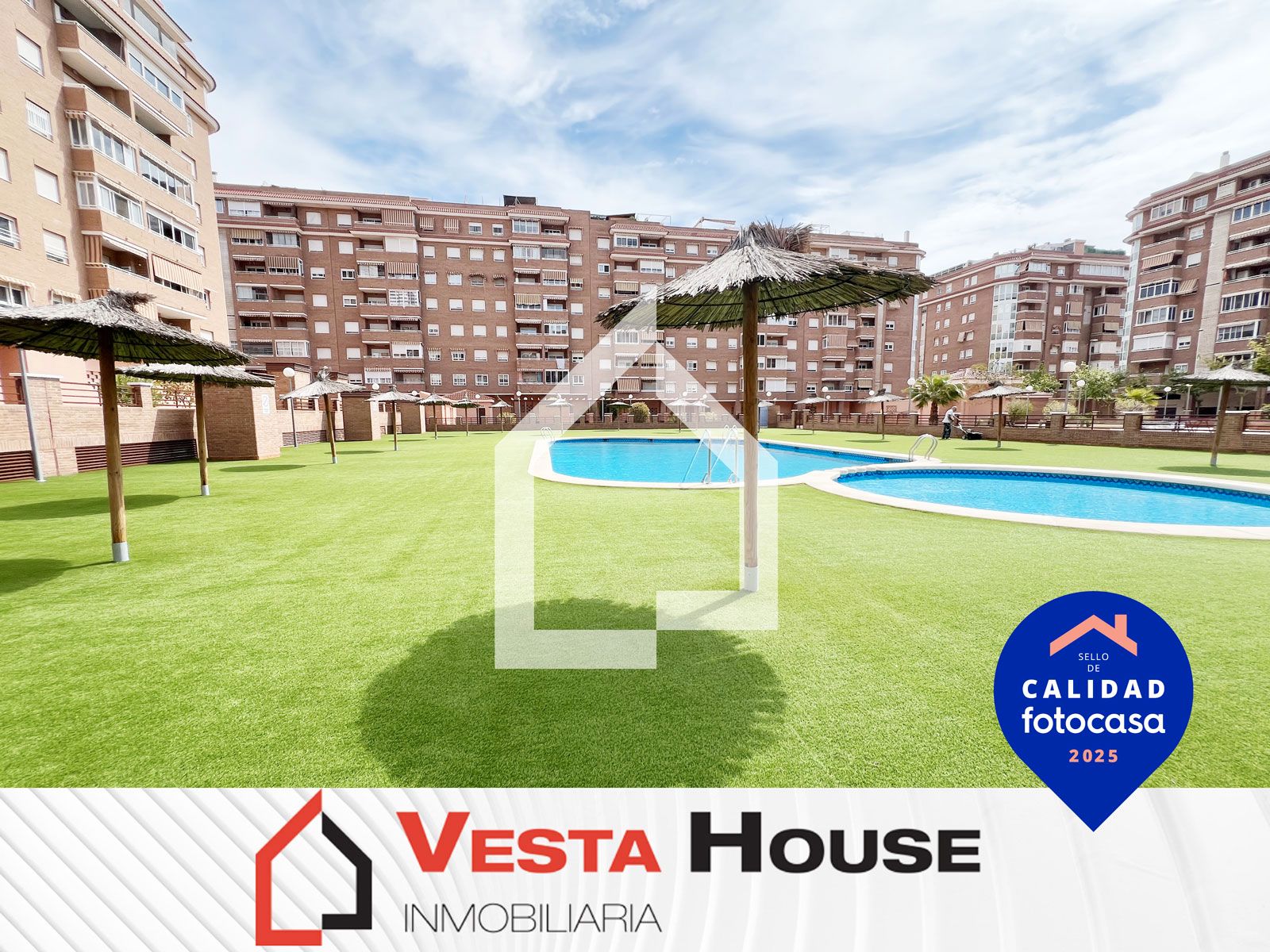 Exterior view of Flat for sale in San Vicente del Raspeig / Sant Vicent del Raspeig  with Terrace, Storage room and Community pool