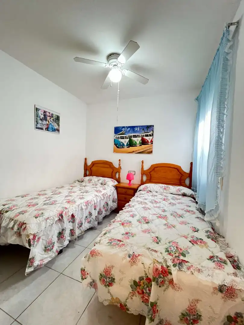 Dormitori de Apartament en venda en Orihuela amb Piscina i Moblat