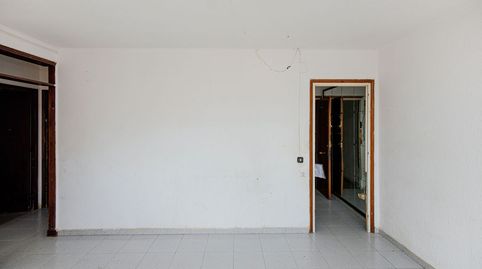 Photo 3 of Flat for sale in C/ Torras I Bages, Centre, Salt
