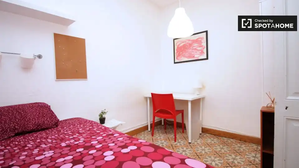 Bedroom of Flat for share in Barcelona  with Air Conditioner, Heating and Furnished