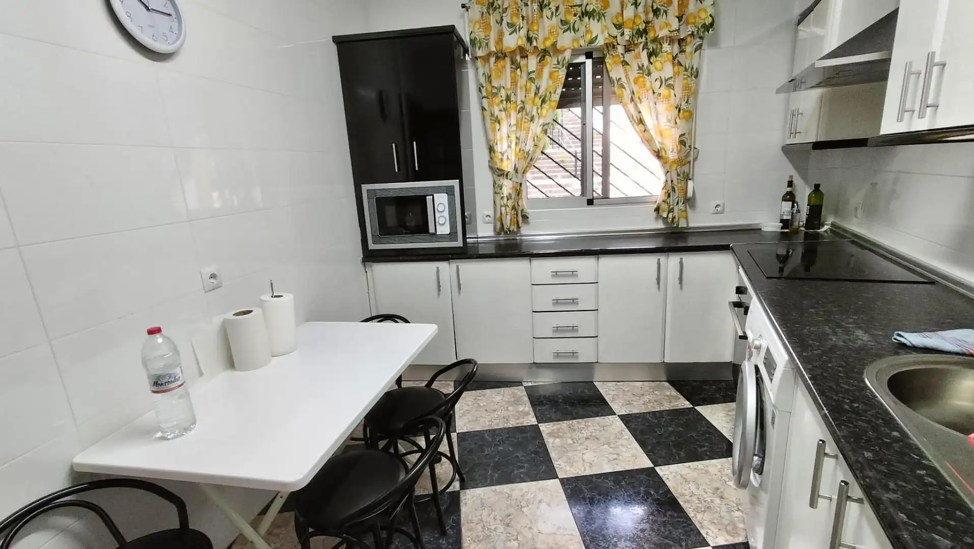 Cocina de Piso para compartir en Málaga con Aire acondicionado, Calefacción y Terraza