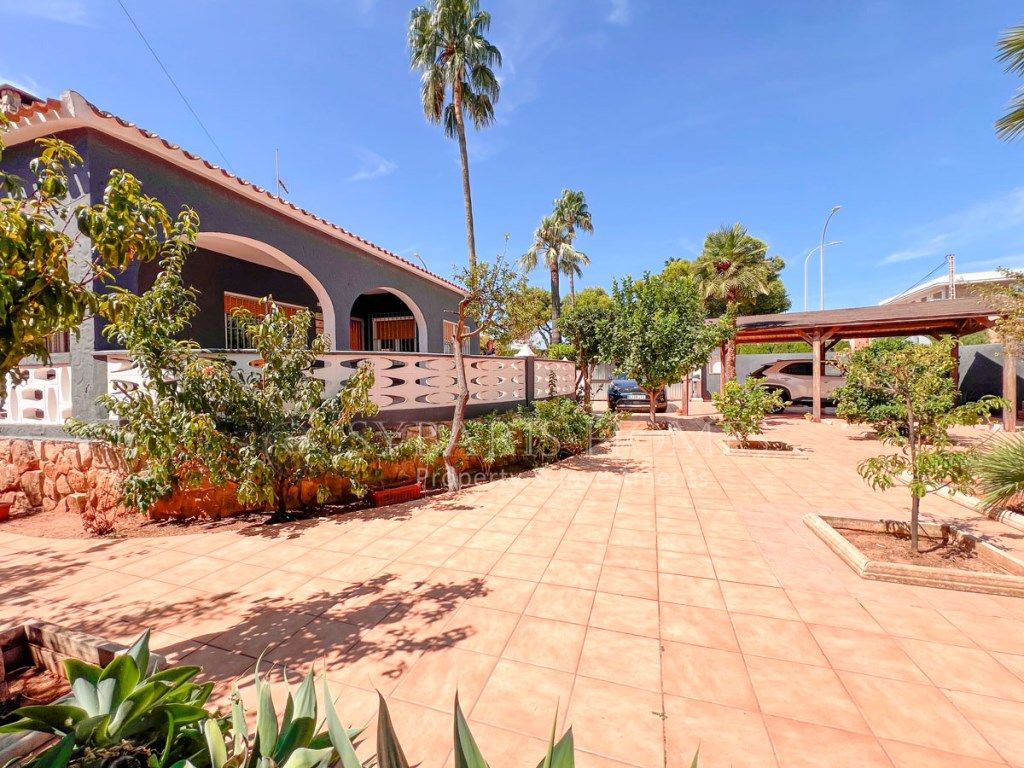 Exterior view of House or chalet for sale in Dénia  with Air Conditioner and Swimming Pool