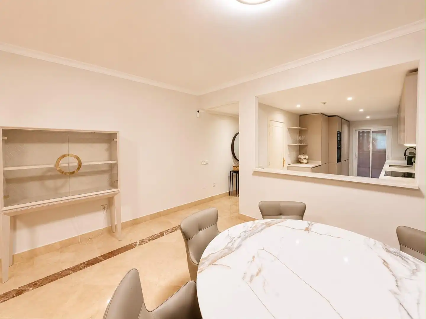 Dining room of Ground floor for rent in Marbella  with Air Conditioner, Terrace and Swimming Pool