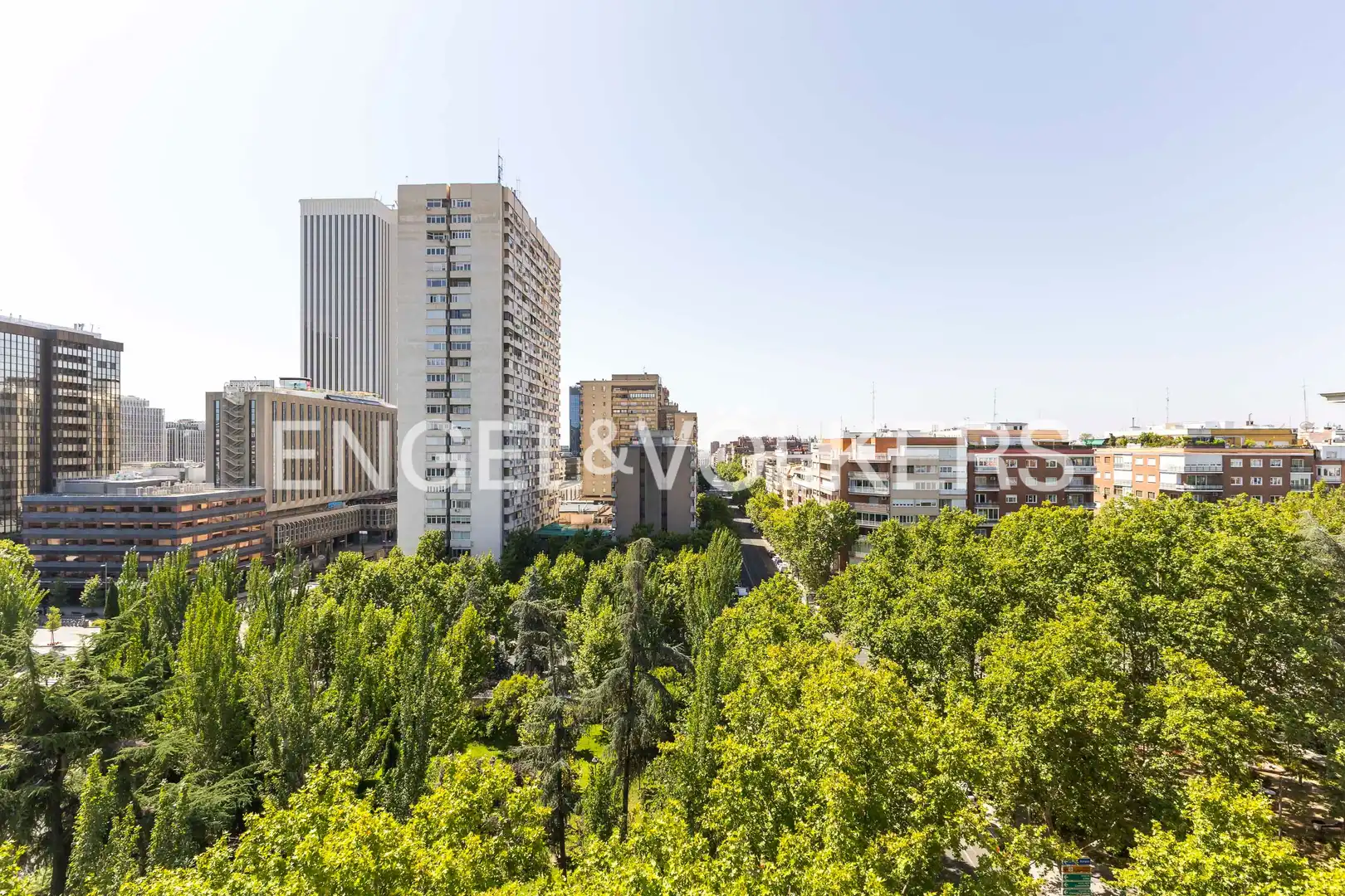 Vista exterior de Pis de lloguer en Madrid amb Aire condicionat i Calefacció