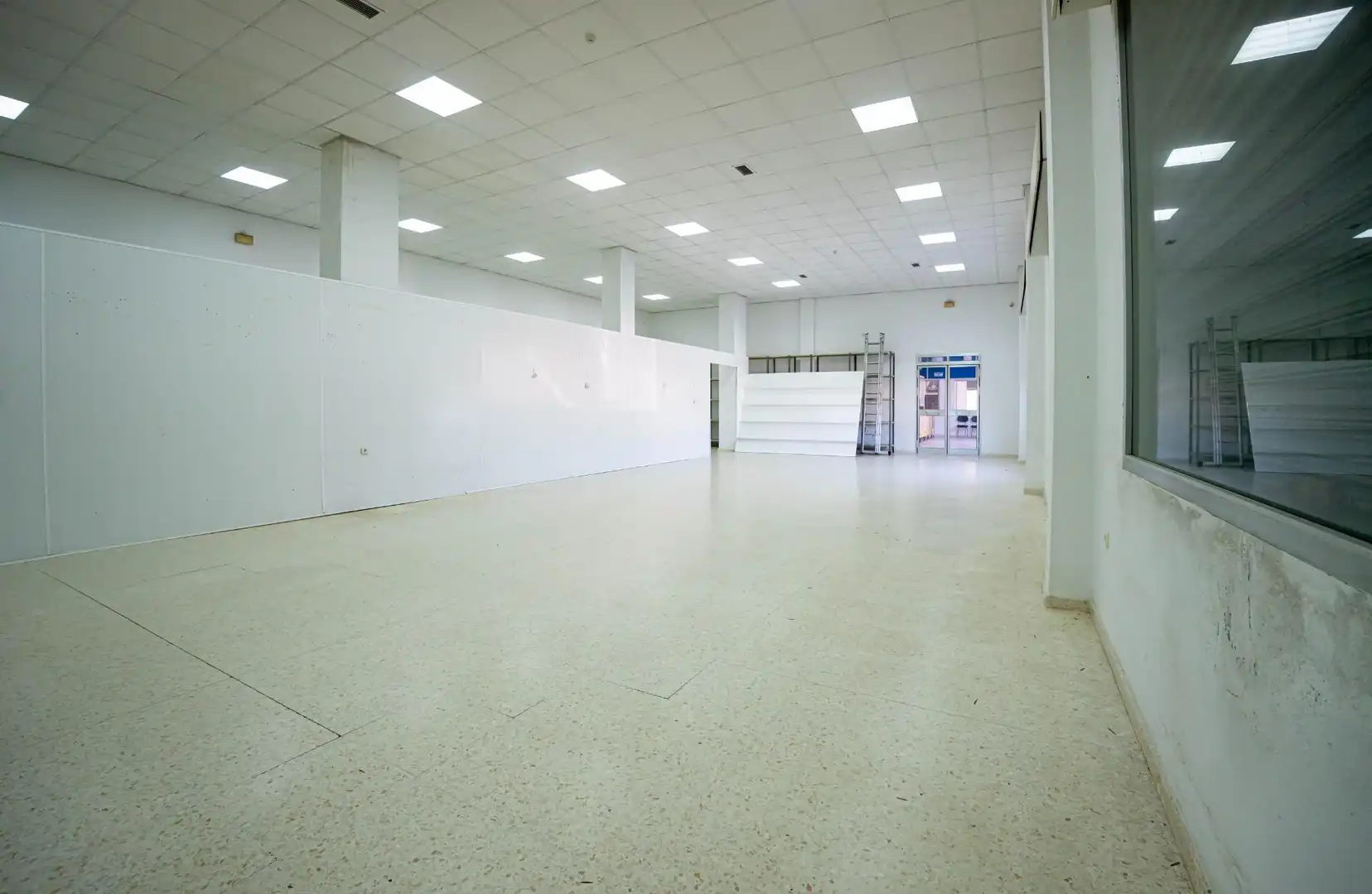 Business premises for sale in Avenida CONSTITUCION 38, imagen 24