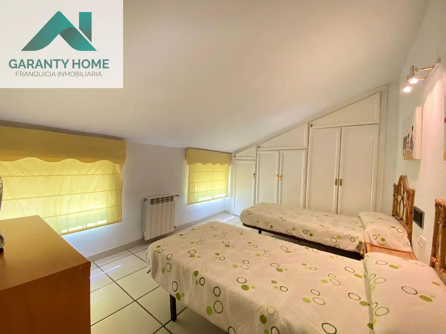 Habitación de Casa o chalet en venta en Valdepeñas de Jaén con Aire acondicionado, Calefacción y Jardín privado