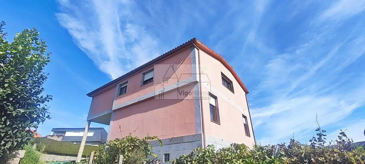 Vista exterior de Casa o chalet en venta en Vigo  con Calefacción, Jardín privado y Terraza