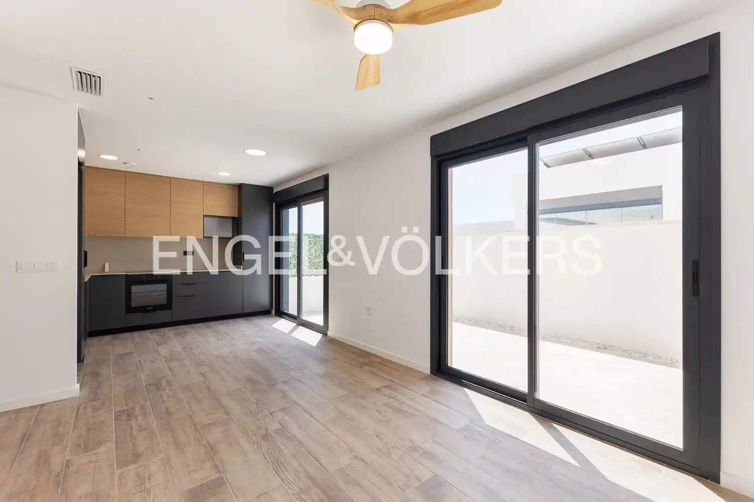 Terrace of Houses for rent in Serra  with Air Conditioner, Heating and Terrace