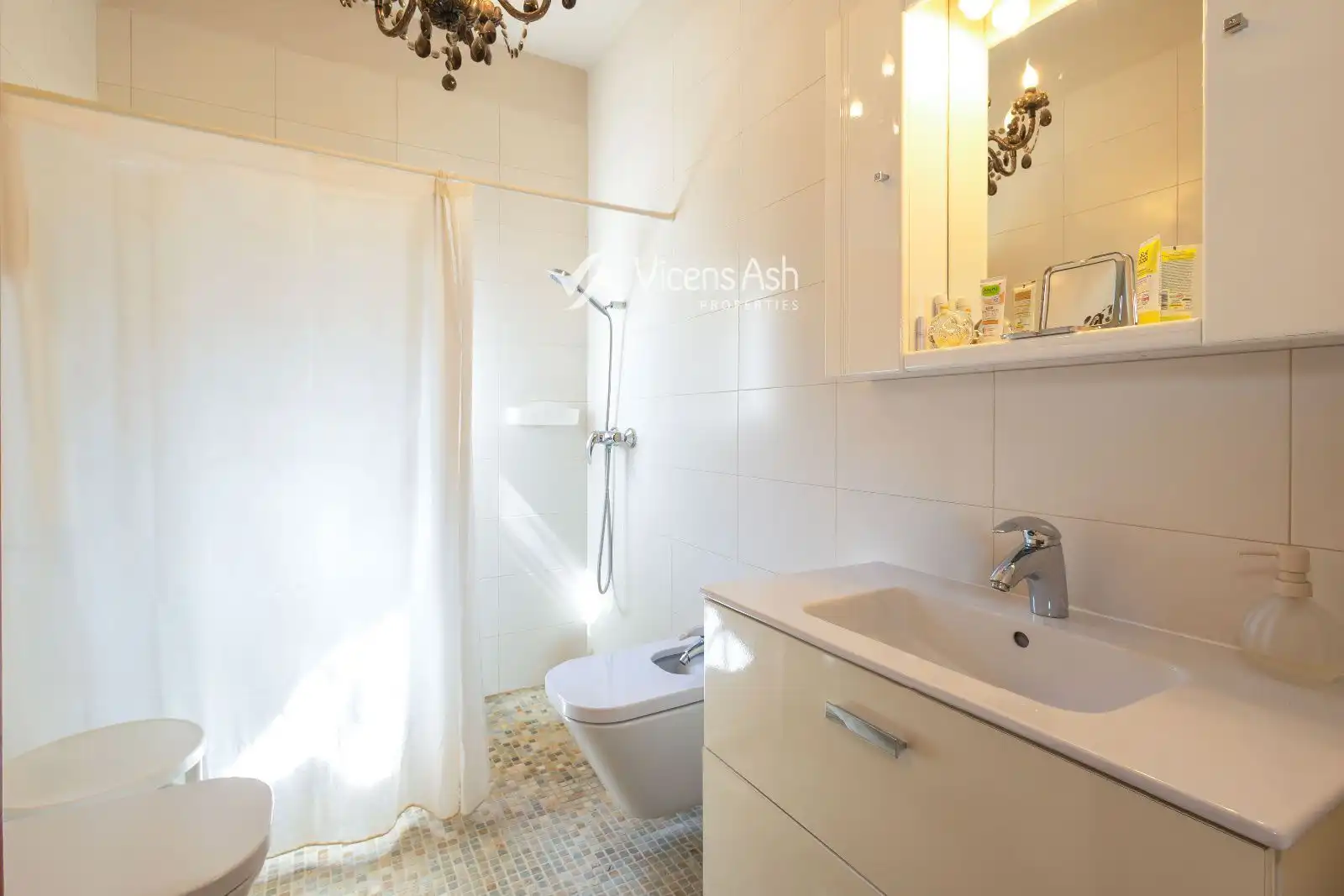 Bathroom of Houses for sale in Jávea / Xàbia  with Air Conditioner, Heating and Storage room