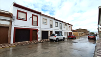 Exterior view of Single-family semi-detached for sale in Fuente Palmera