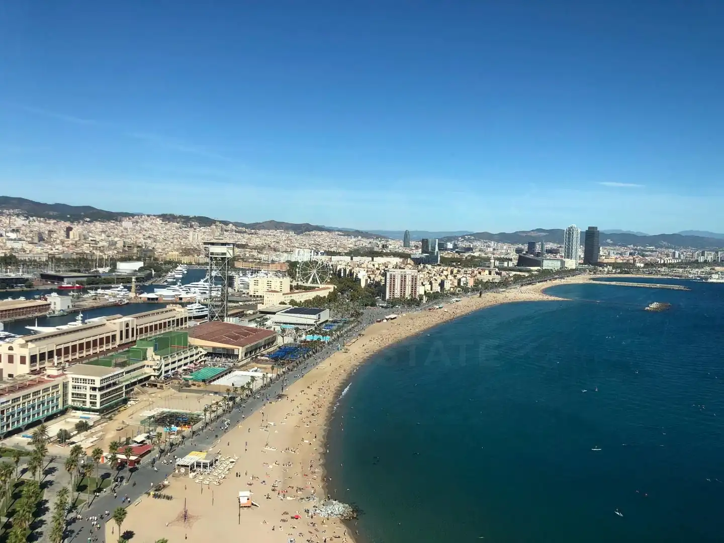 Vista exterior de Àtic en venda en Barcelona amb Aire condicionat, Calefacció i Terrassa