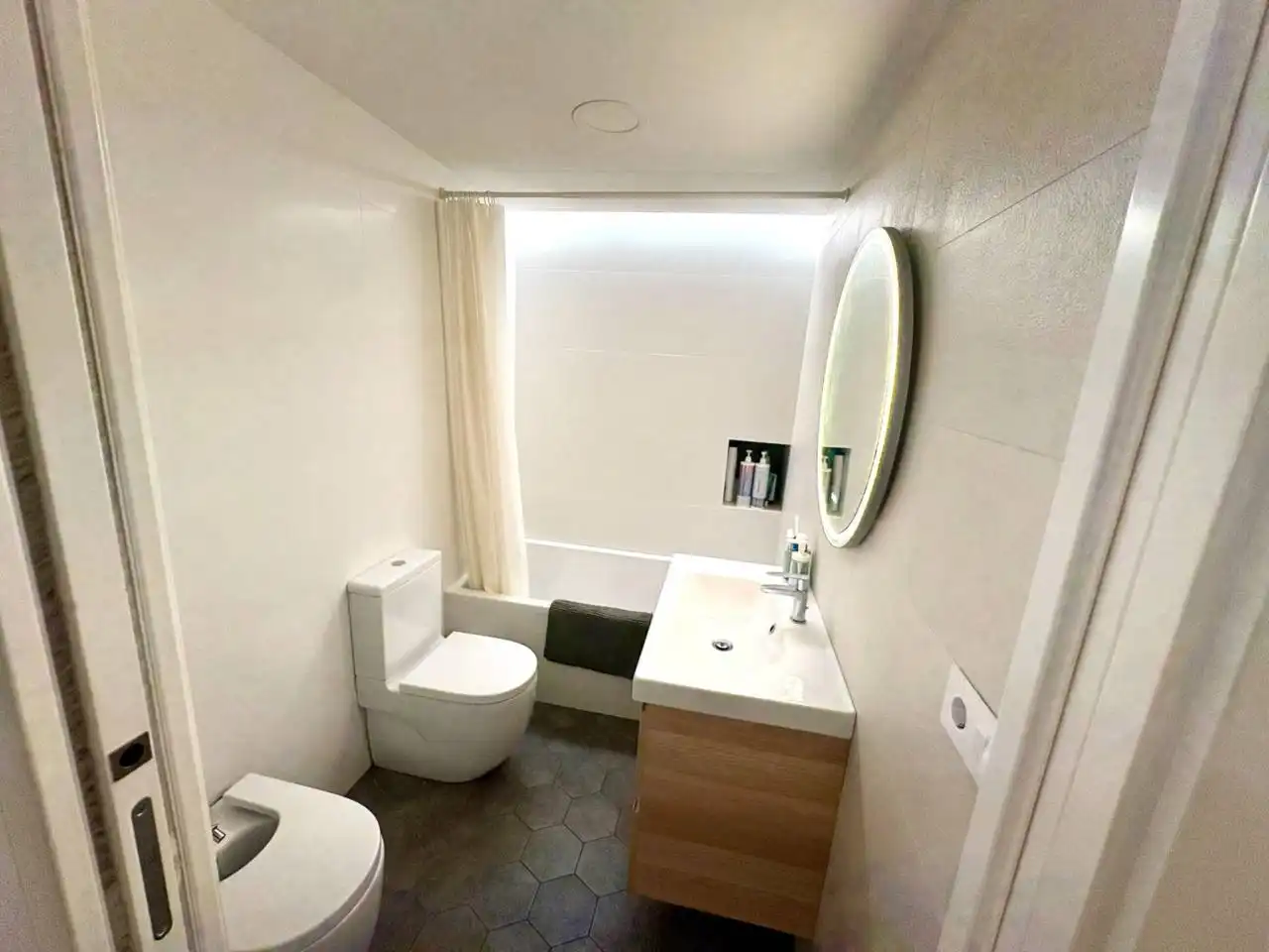 Bathroom of Flat for sale in Alicante / Alacant  with Air Conditioner, Heating and Storage room