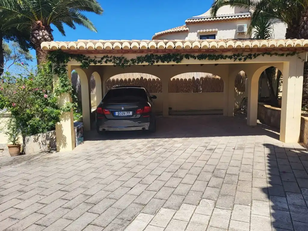 Parking of Houses for sale in Jávea / Xàbia  with Air Conditioner, Heating and Private garden