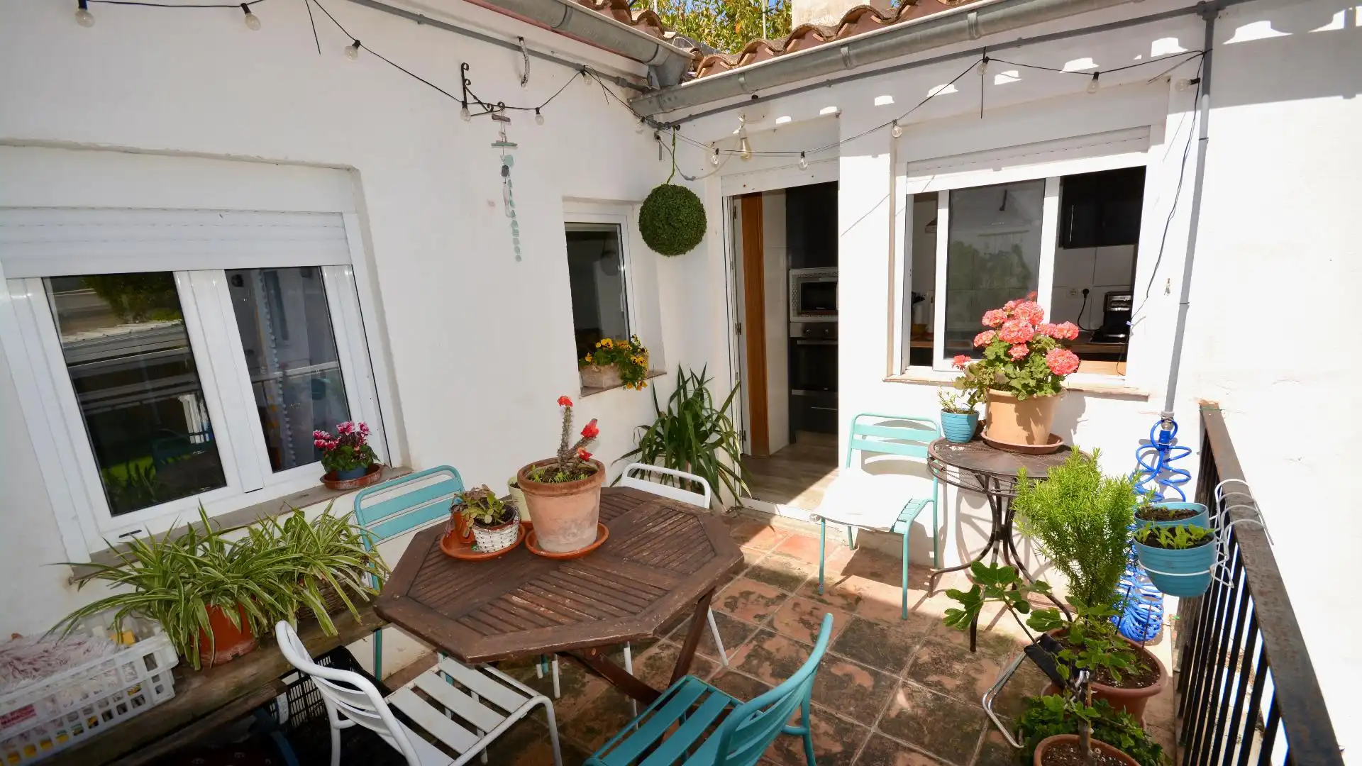 Terrasse von Einfamilien-Reihenhaus zum Verkauf in Pollença mit Privatgarten und Terrasse