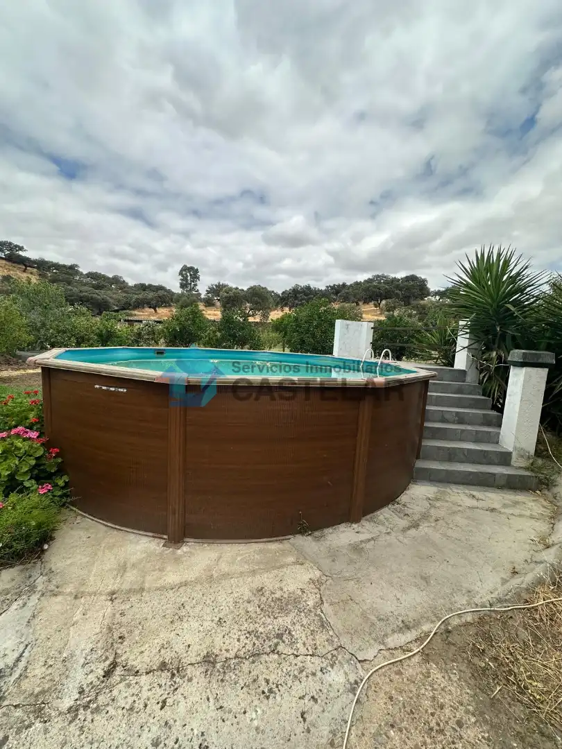 Piscina de Casa o xalet en venda en Oliva de la Frontera amb Moblat