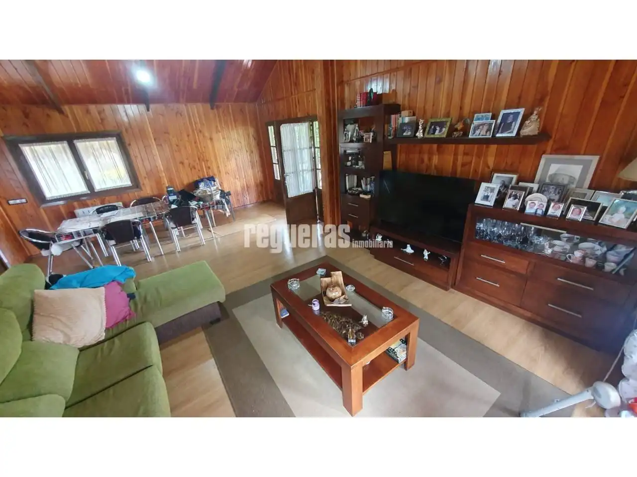 Sala d'estar de Casa o xalet en venda en Illas amb Calefacció, Parquet i Terrassa