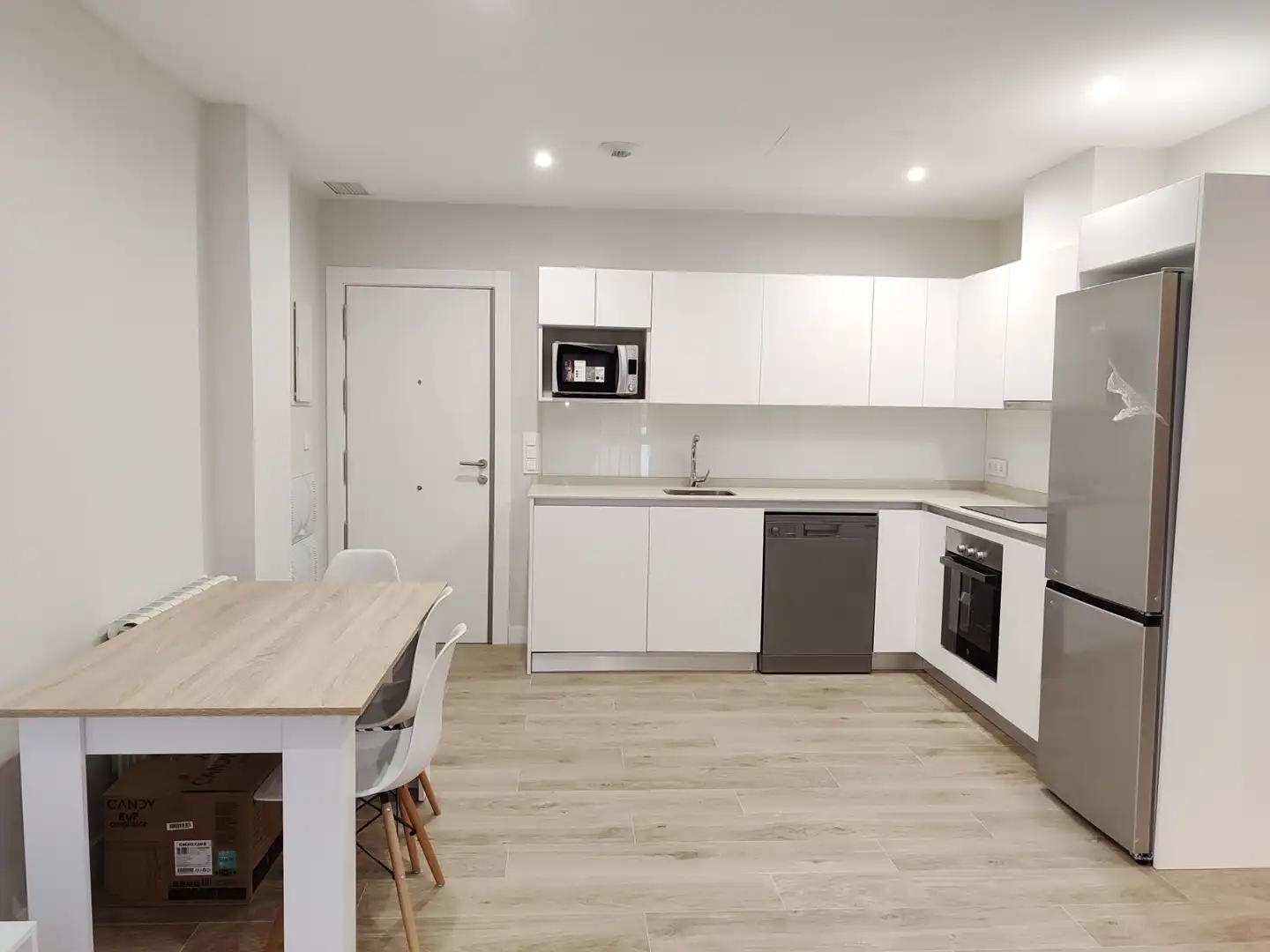 Kitchen of Flat for rent in Madrid  with Air Conditioner, Heating and Storage room