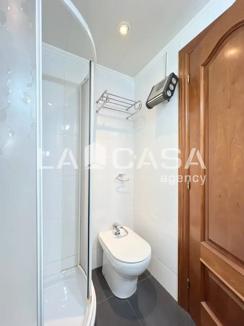 Bathroom of Flat for sale in Badalona  with Balcony