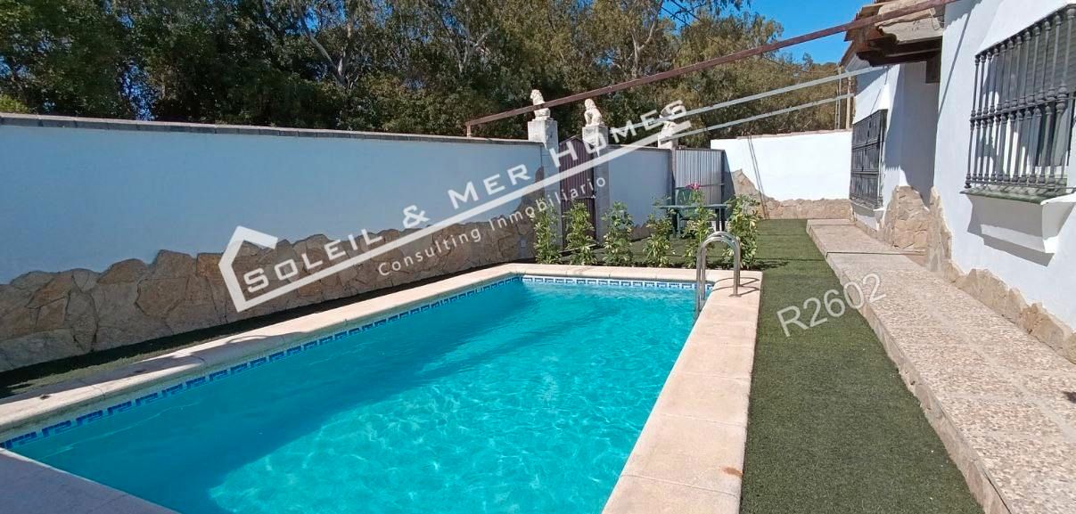 Piscina de Casa adosada en venta en Chiclana de la Frontera con Jardín privado y Piscina