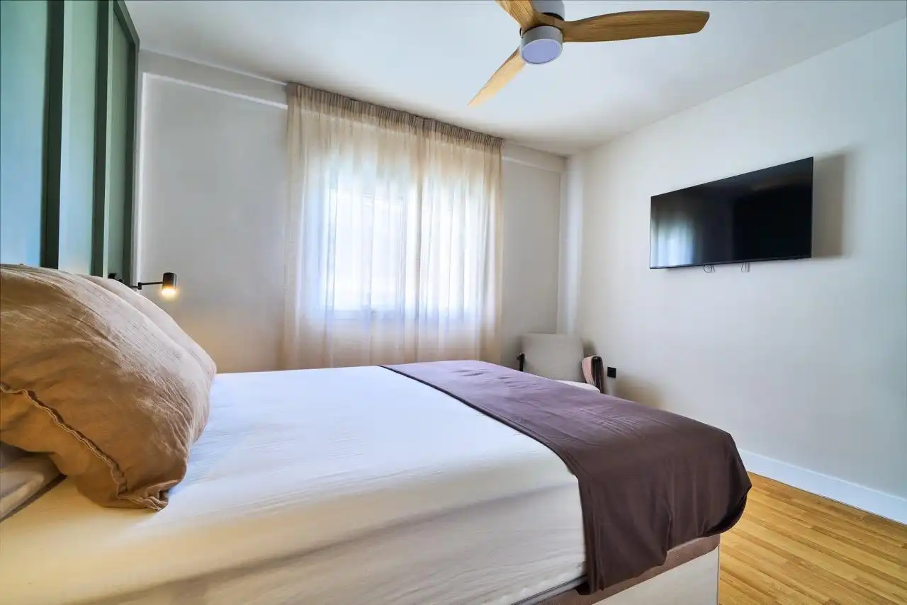 Habitación de Apartamento de alquiler en Fuengirola con Aire acondicionado, Terraza y Amueblado