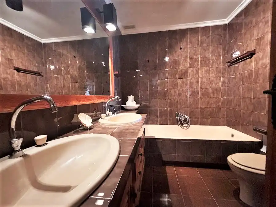Bany de Casa o xalet en venda en Atzeneta d'Albaida amb Aire condicionat, Calefacció i Jardí privat