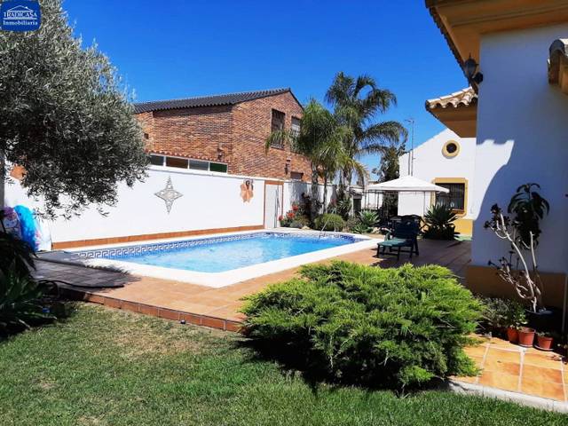 Casa-chalet en Venta en Caballero Bonald - San José Obrero - Guadalcacín