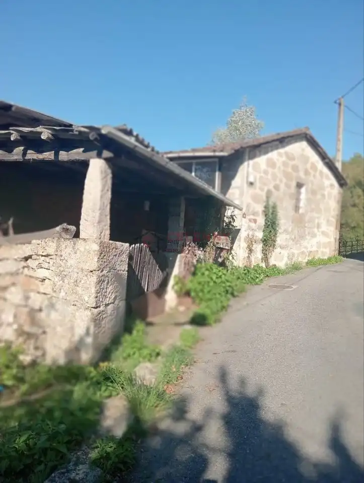 Country house with garden for sale in San Rosendo