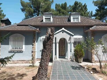 Detached house with pool for sale in Marugán