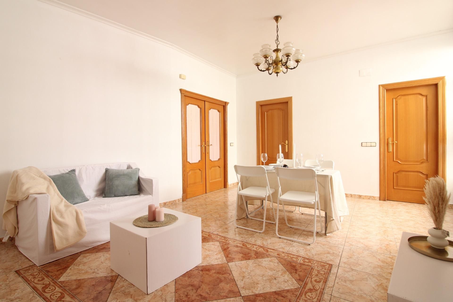 Sala d'estar de Casa o xalet en venda en Picassent amb Terrassa i Balcó