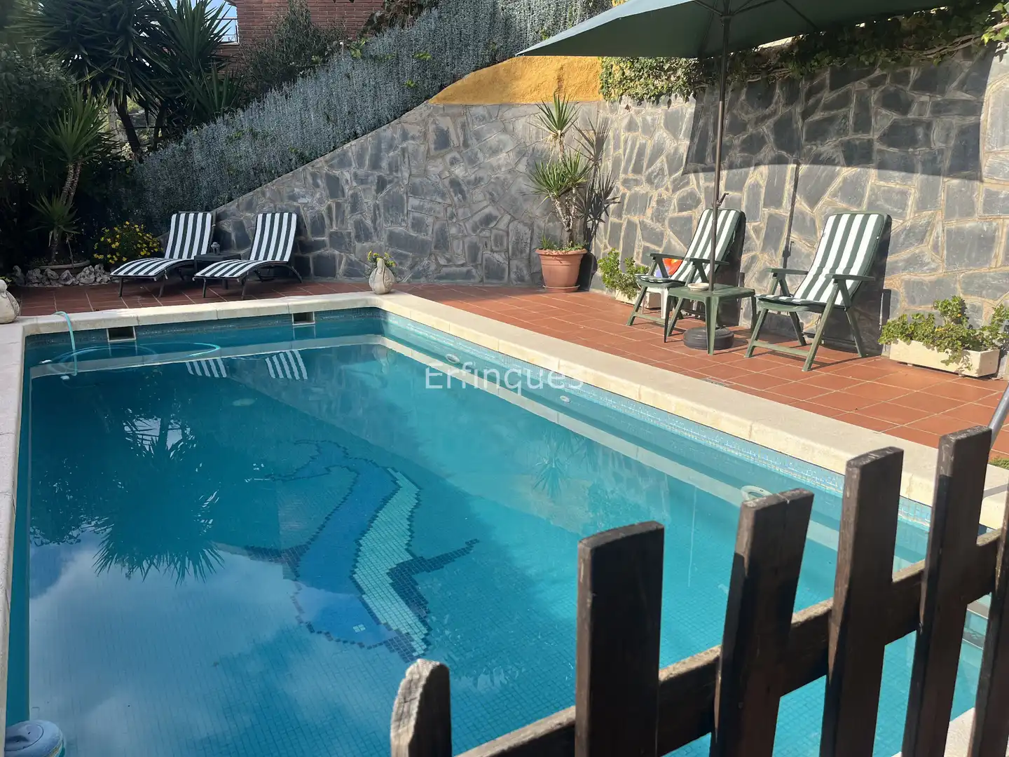 Schwimmbecken von Haus oder Chalet zum Verkauf in Viladecavalls mit Klimaanlage, Heizung und Privatgarten