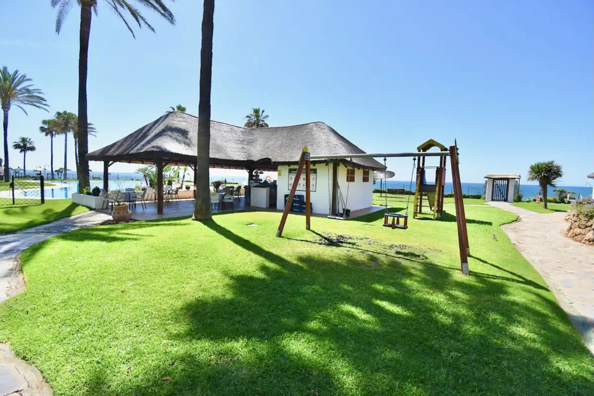Apartamento con jardín en venta en Calahonda, imagen 48