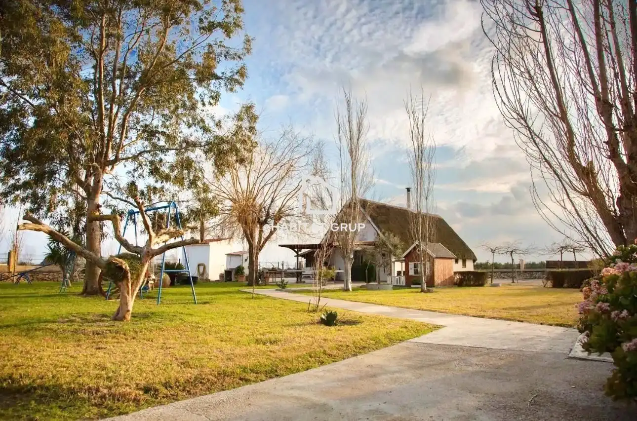 Vista exterior de Casa o xalet en venda en Sant Jaume d'Enveja amb Aire condicionat, Calefacció i Jardí privat